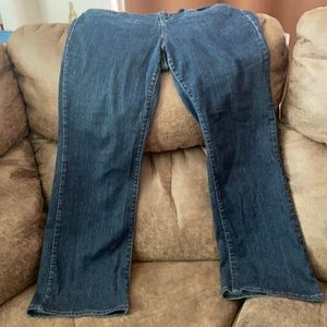 Women’s DKNY SOHO jeans. Boot cut. Size 12R.